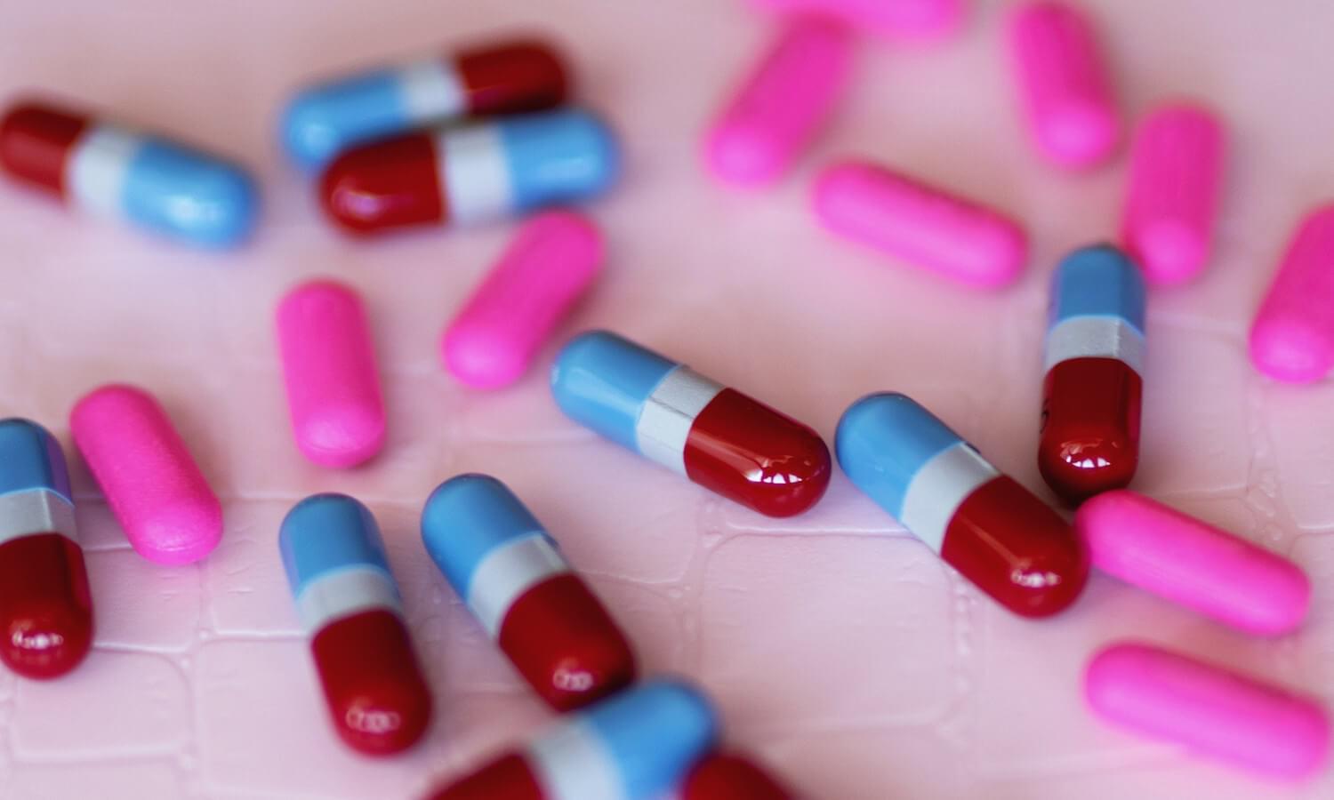 brak lekow w aptekach, apteki, szpitale, prawo farmaceutyczne, dostawy lekow