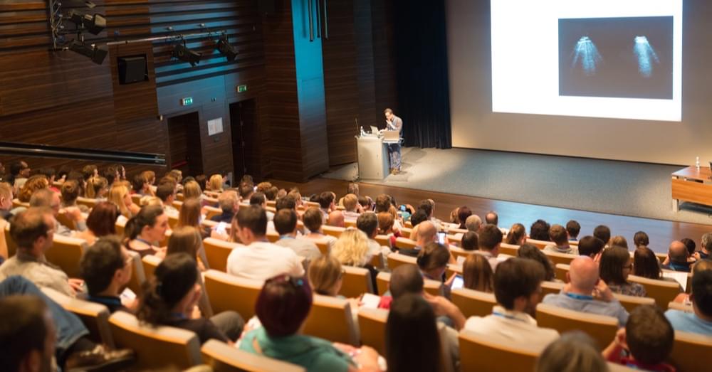 Jak przygotować się do wystąpienia na konferencji naukowej?