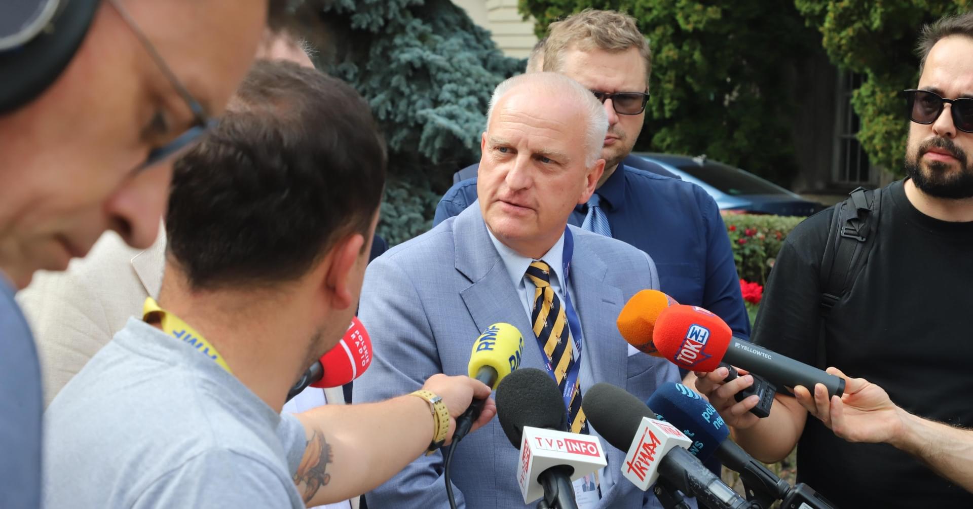 Czy szpitale dostaną środki za nadwykonania do końca września?