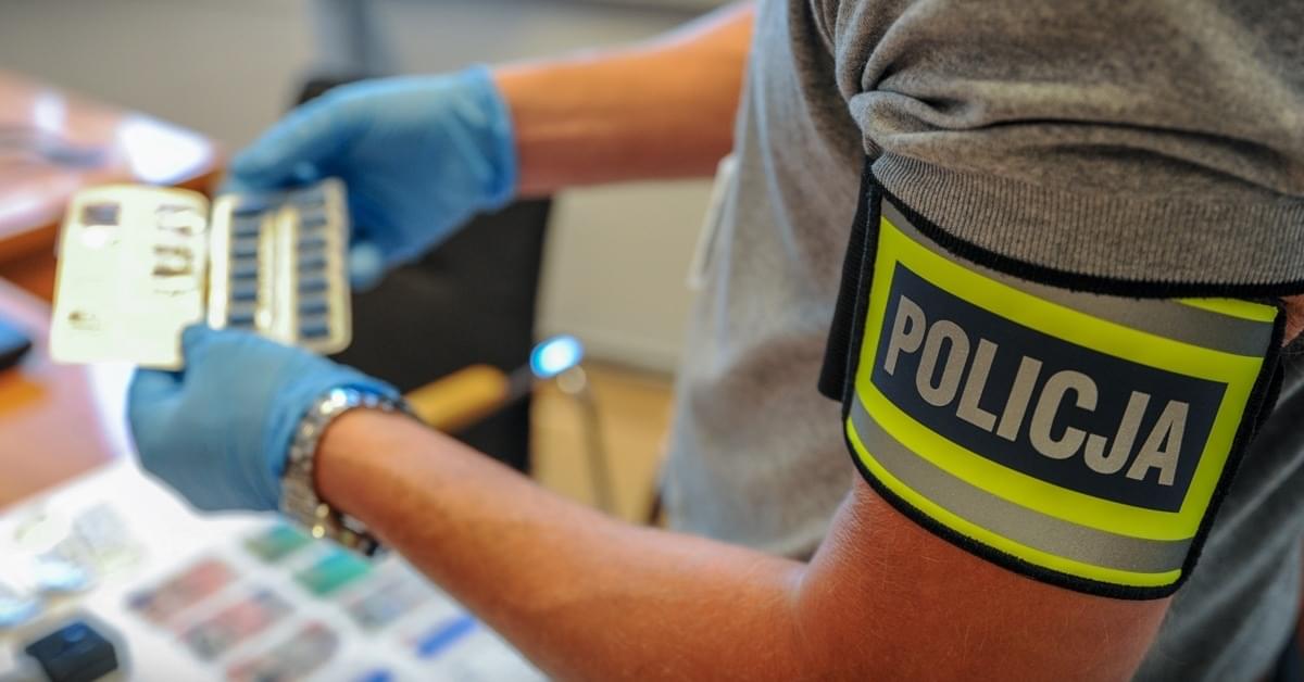 Policja zatrzymała lekarkę za wystawianie recept na opioidy