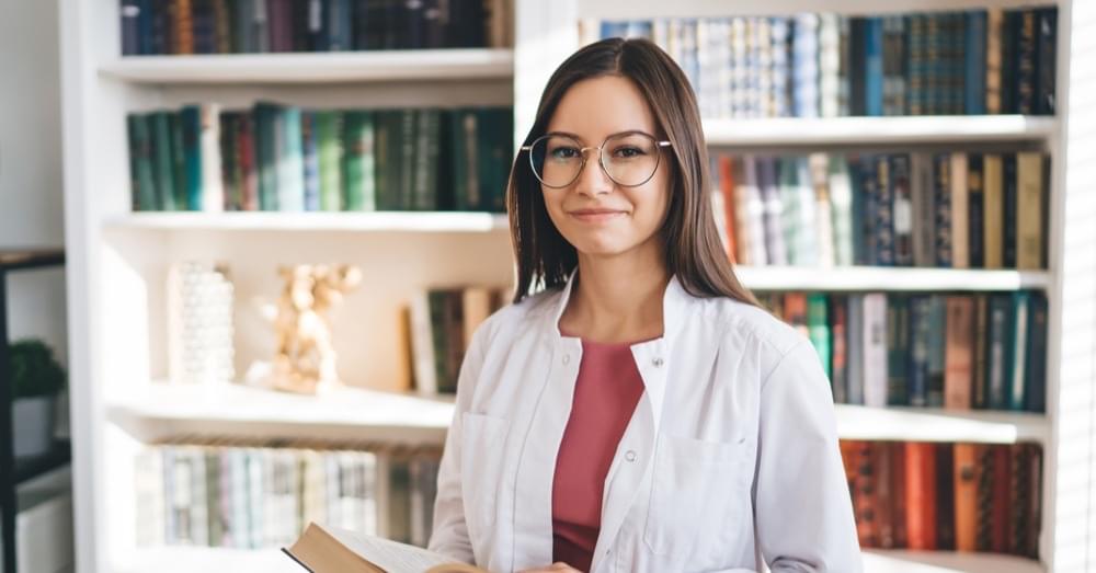 Jak nie wydać (od razu) fortuny na podręczniki, czyli dostęp do biblioteki lekarskiej