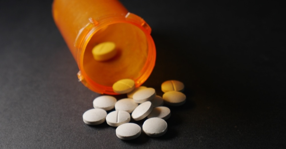 Ból przebijający u pacjentów z leczeniem opioidami wymaga szybkiej interwencji. Sprawdź, kiedy stosować fentanyl ROO, a kiedy morfinę i jak dobrać dawkę.