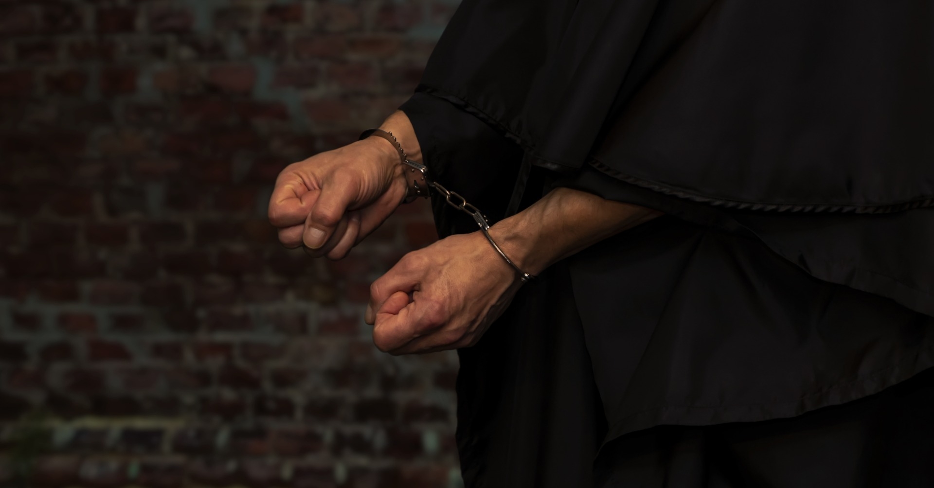 Lekarz i ksiądz wśród zatrzymanych w sprawie obrotu oxykodonem i fentanylem