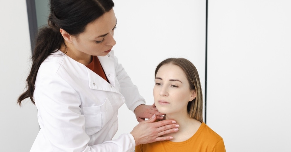 Niewydolność serca i niedoczynność tarczycy często dają podobne objawy, co utrudnia diagnostykę. Sprawdź, jak rozróżniać przyczyny duszności i obrzęków oraz prowadzić terapię.