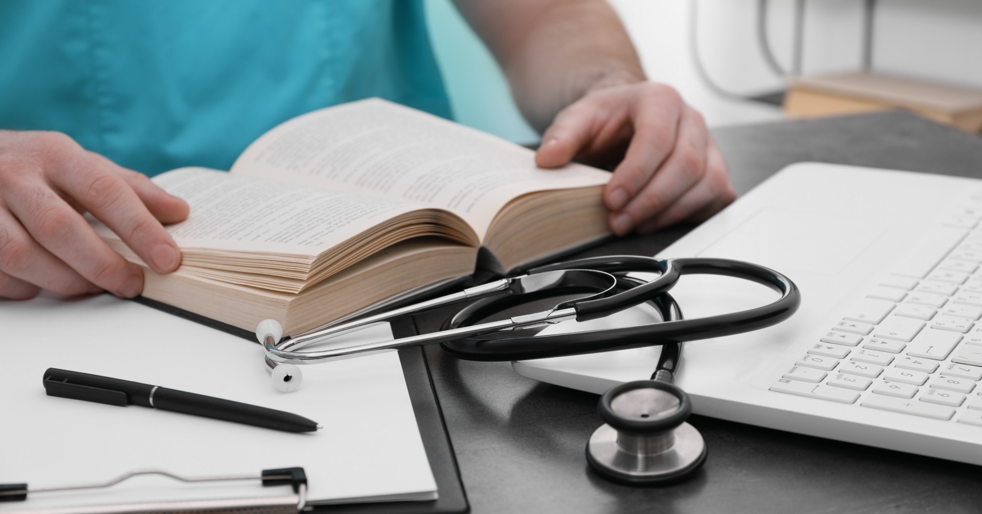 Rosnące zainteresowanie kredytem na studia medyczne w Polsce