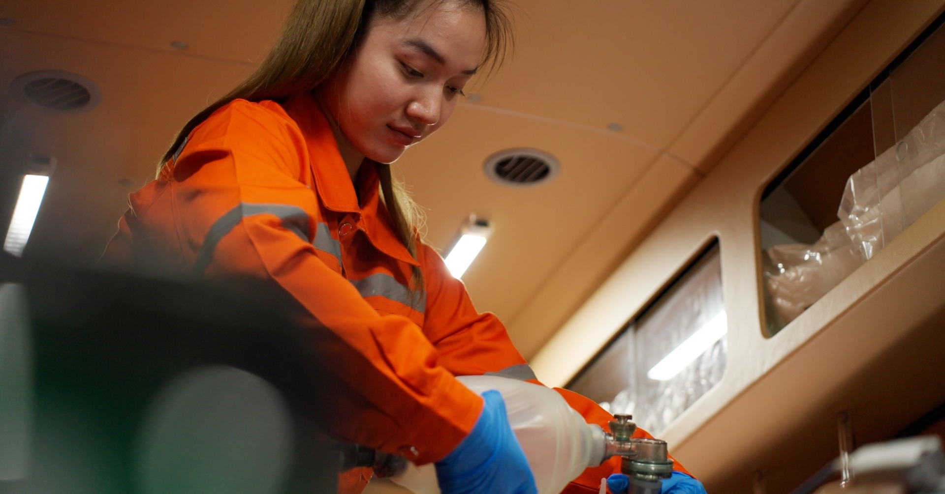 Ratownicy medyczni na oddziałach szpitalnych? NRL apeluje o pilne zmiany, by wzmocnić system