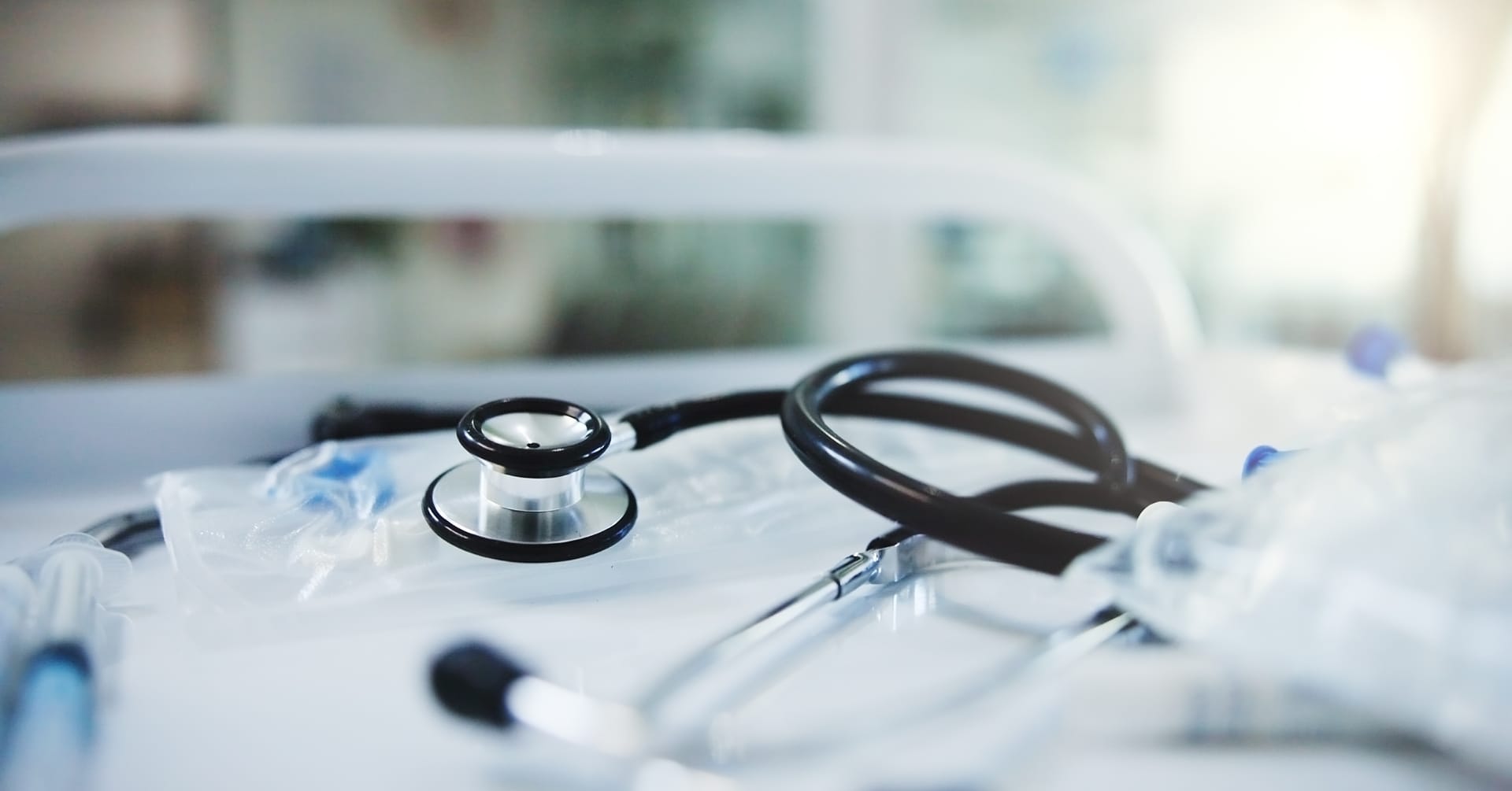 Kryzys szpitali w Polsce: kolejne oddziały zawieszane lub zamykane