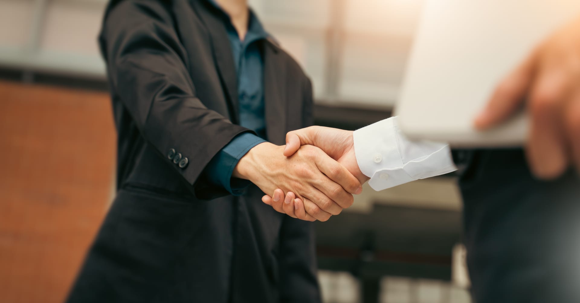 Pacjenci częściej sięgają po pozasądową ścieżkę rekompensaty