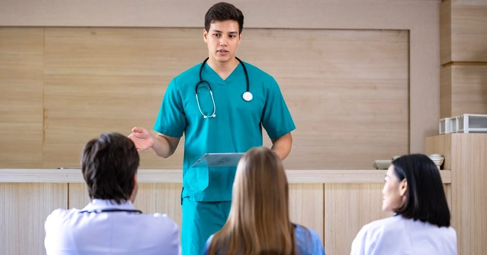 Kadrowa rewolucja 2027–2031- jak Ministerstwo Zdrowia chce zatrzymać medyków w systemie