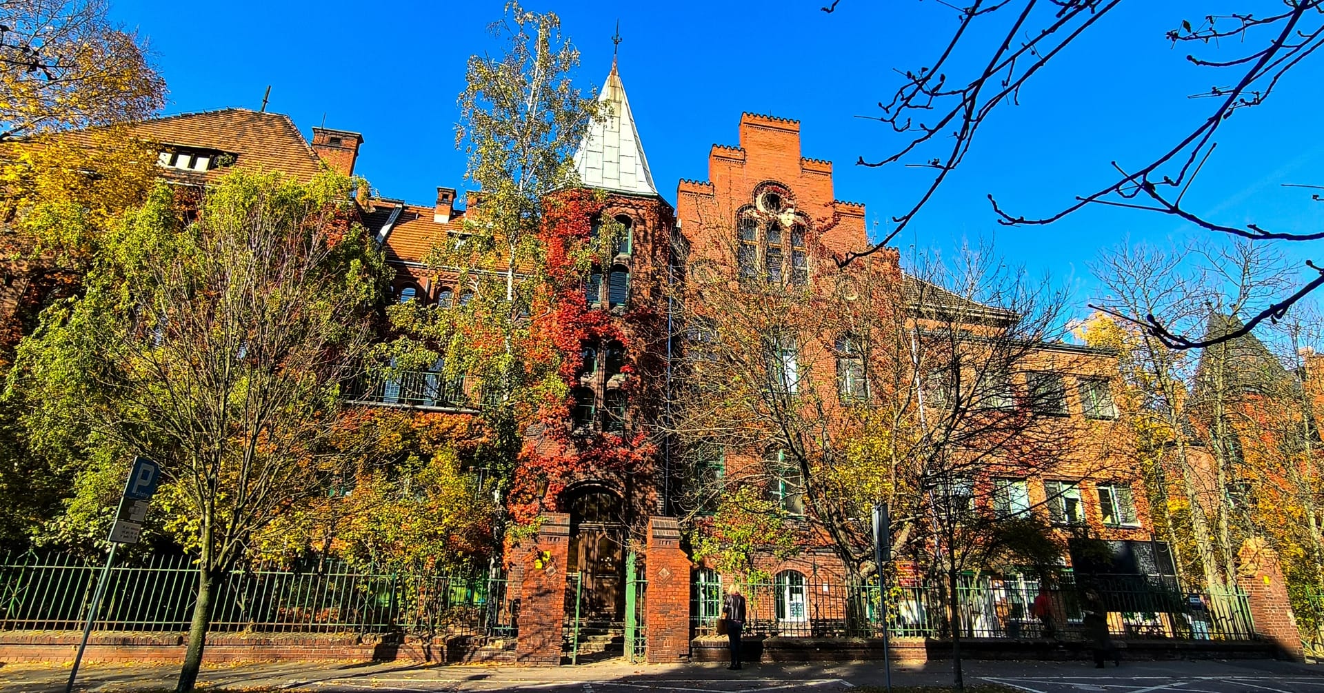 Uniwersytet Medyczny we Wrocławiu najwyżej ocenionym polskim ośrodkiem