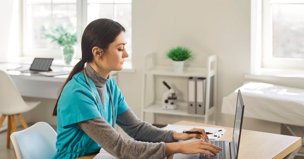 Rusza wiosenna rekrutacja na specjalizacje lekarskie – tysiące miejsc do zdobycia