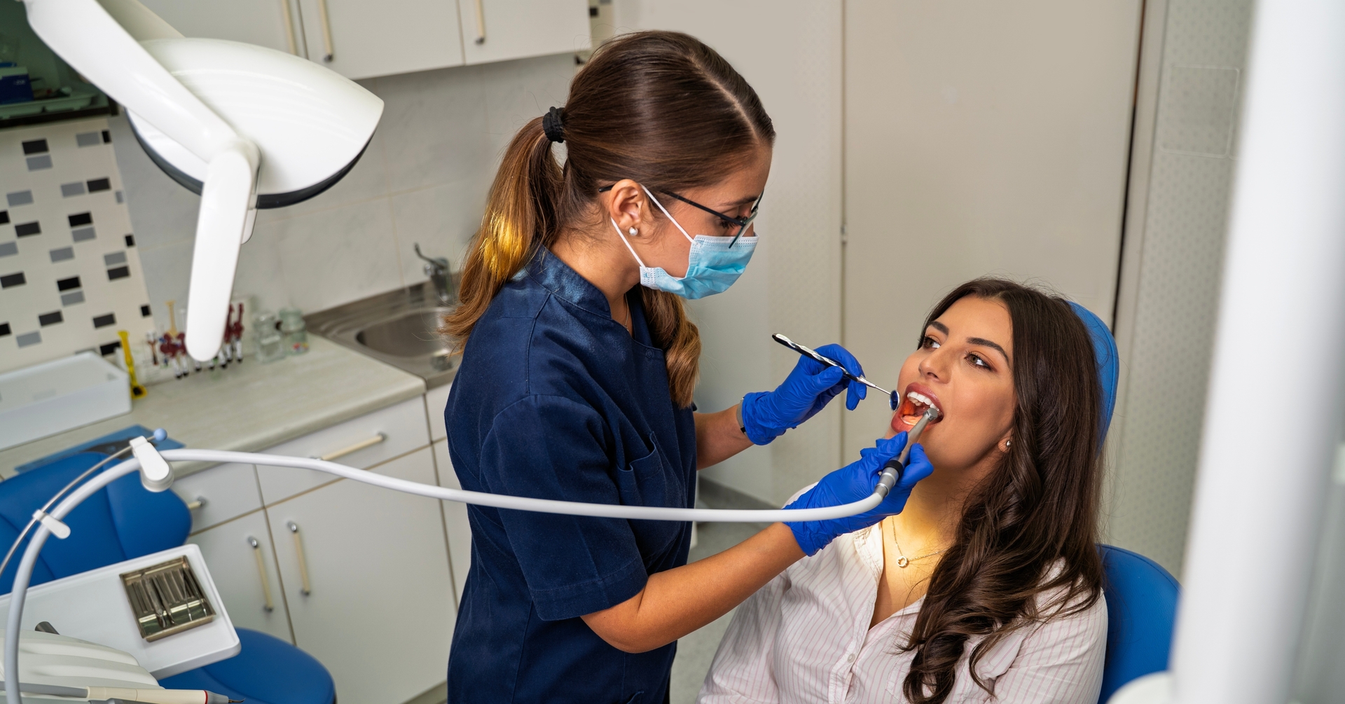 NFZ zmienia pakiety stomatologiczne bez konsultacji. NRL ostrzega przed skutkami dla pacjentów i systemu