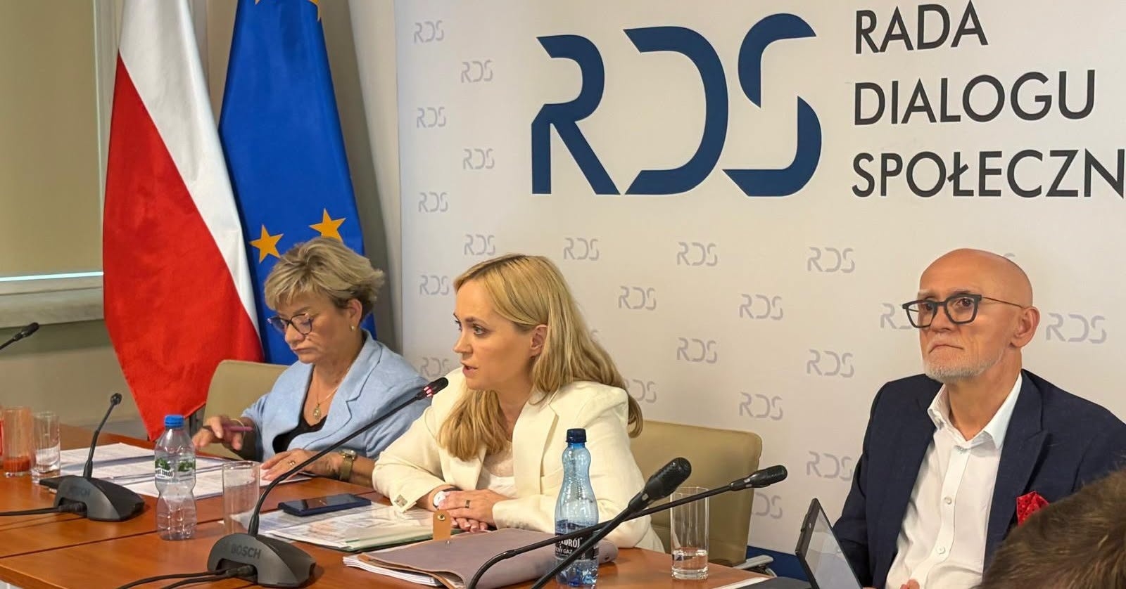 Jawne konkursy, ograniczenie dodatkowej pracy i stawka godzinowa - MZ przedstawiło szczegóły planowanych zmian