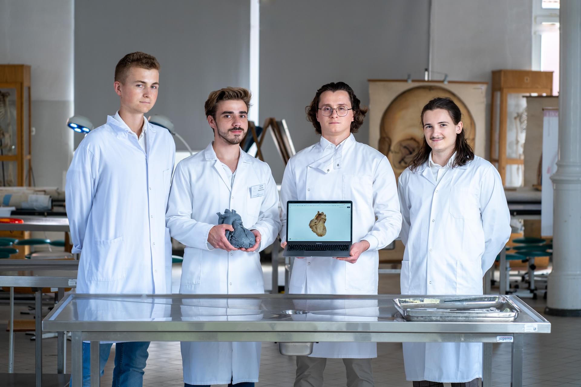 Studenci odpowiedzialni za projekt VISUAL